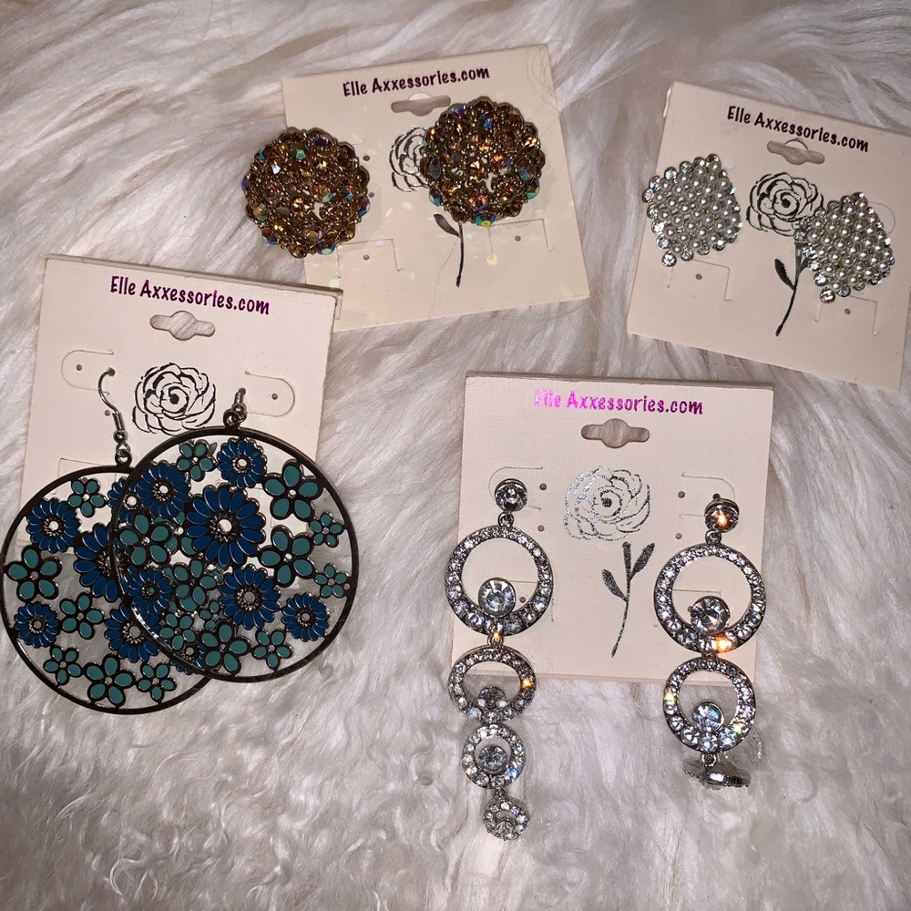 Earrings/ accessories